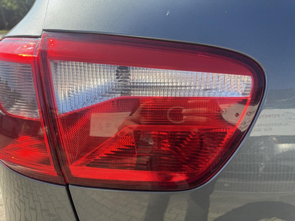 Seat Ibiza ST 6J original R&uuml;cklicht R&uuml;ckleuchte Schlussleuchte innen links Kombi Bj.2012